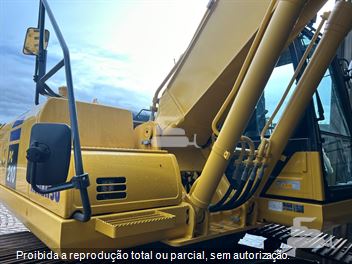 Escavadeira Komatsu PC210