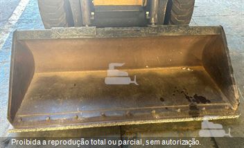 Mini-Carregadeira New Holland L225