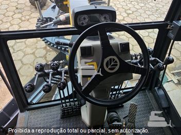 Motoniveladora New Holland RG170B