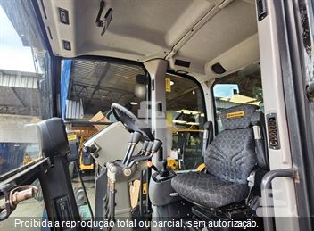 Motoniveladora New Holland RG170B