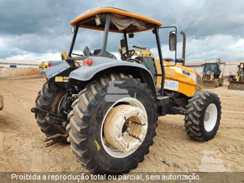 Trator Agrícola Valtra BM125