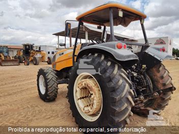 Trator Agrícola Valtra BM125