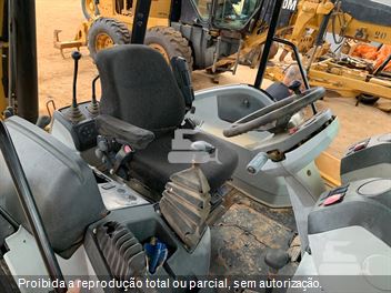 Retro Escavadeira Caterpillar 416E