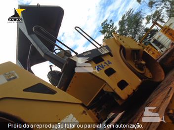 Rolo Compactador Caterpillar CB-534D