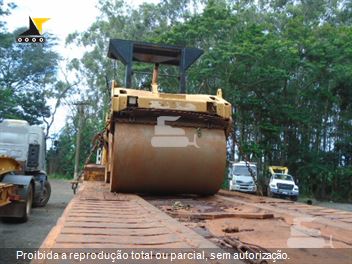 Rolo Compactador Caterpillar CB-534D