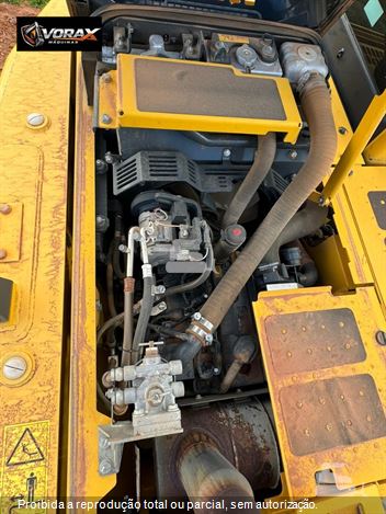 Escavadeira Komatsu PC130