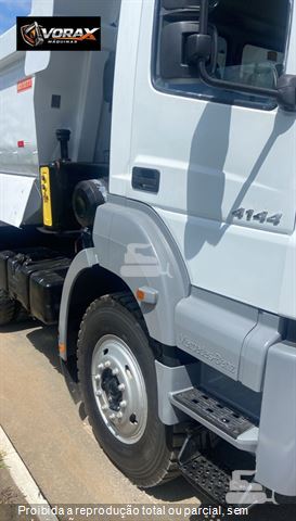 Caminhão Mercedes-Benz Axor 4144 K 6x4 2p (Diesel) (E5)