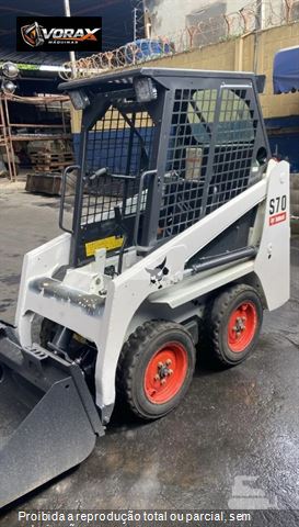 Mini-Carregadeira Bobcat S70
