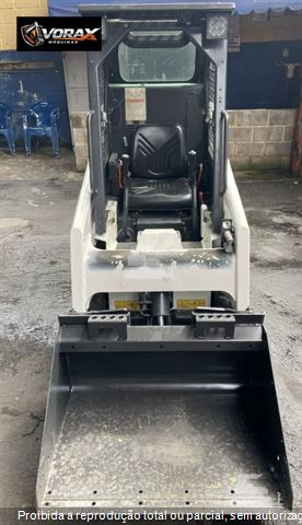 Mini-Carregadeira Bobcat S70