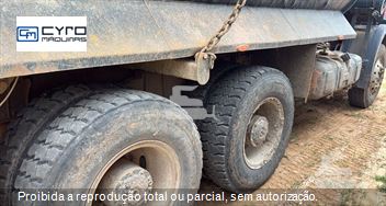 Caminhão Mercedes-Benz Axor 2831 6x4 2p (Diesel) (E5)