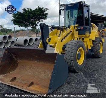Pá Carregadeira New Holland W130