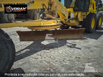 Motoniveladora New Holland RG140B