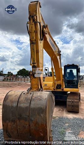 Escavadeira Komatsu PC210