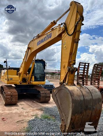Escavadeira Komatsu PC210