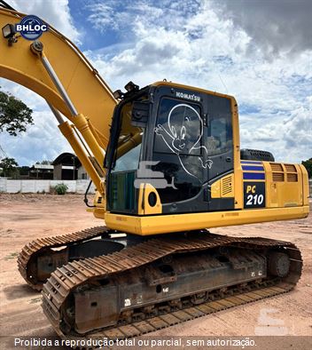 Escavadeira Komatsu PC210