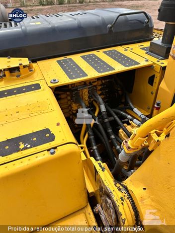 Escavadeira Komatsu PC210