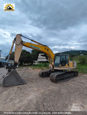 Escavadeira Komatsu PC200