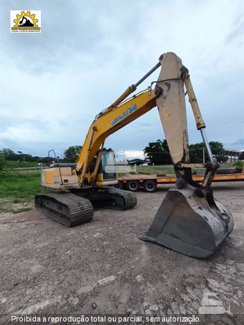 Escavadeira Komatsu PC200