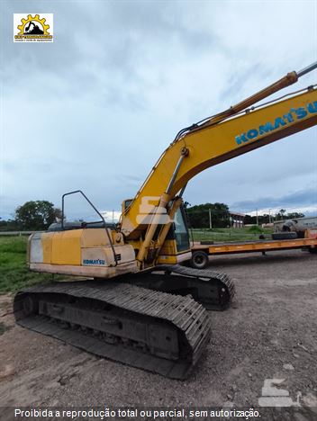 Escavadeira Komatsu PC200