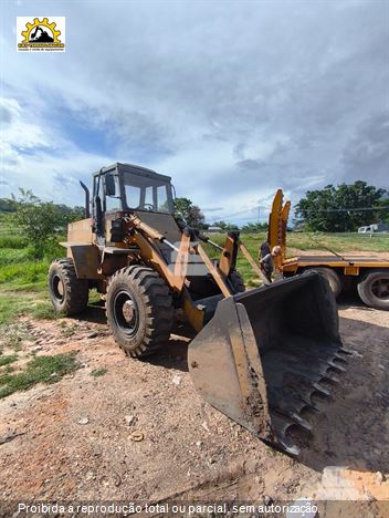 Pá Carregadeira Case W20E