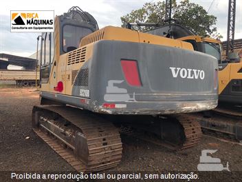 Escavadeira Volvo EC210B