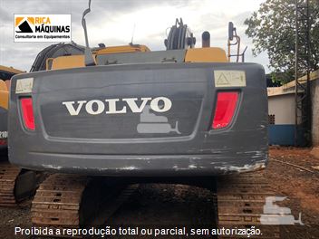 Escavadeira Volvo EC220D