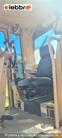 Motoniveladora Caterpillar 140K