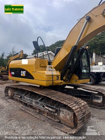 Escavadeira Caterpillar 320D2L