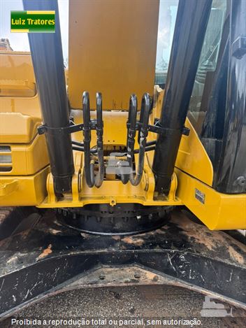 Escavadeira Caterpillar 320D2L
