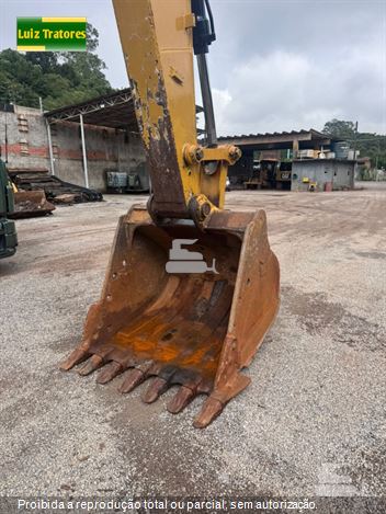 Escavadeira Caterpillar 320D2L