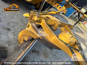 Motoniveladora Caterpillar 120K