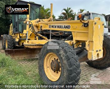 Motoniveladora New Holland RG140B