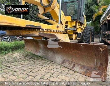 Motoniveladora New Holland RG140B