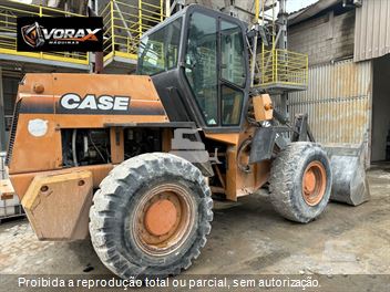 Pá Carregadeira Case W20E