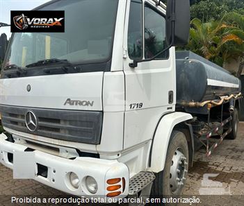 Caminhão Mercedes-Benz Atron 1719 2p (diesel)(E5)