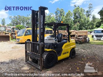 Empilhadeira Hyundai 40D-9K