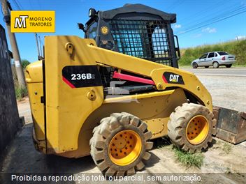 Mini-Carregadeira Caterpillar 236B