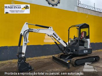 Mini-Escavadeira Bobcat E35