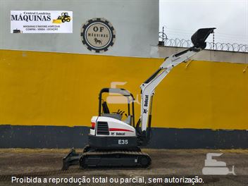 Mini-Escavadeira Bobcat E35