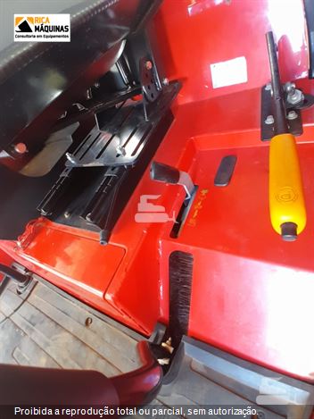 Trator Agrícola Massey Ferguson MF4707