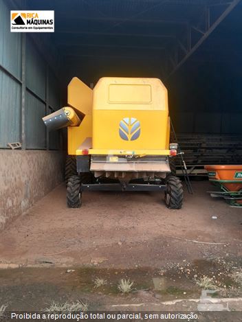 Colheitadeira New Holland TC 4.90