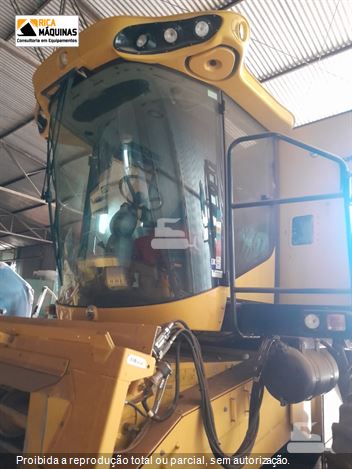 Colheitadeira New Holland TC 4.90