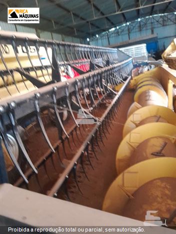 Colheitadeira New Holland TC 4.90