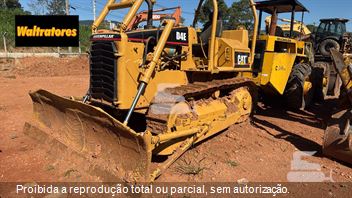 Trator de Esteira Caterpillar D4E
