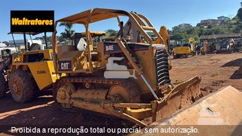 Trator de Esteira Caterpillar D4E
