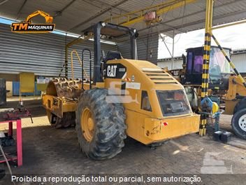 Rolo Compactador Caterpillar CP-533E
