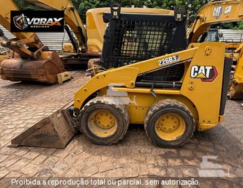 Mini-Carregadeira Caterpillar 226B 3