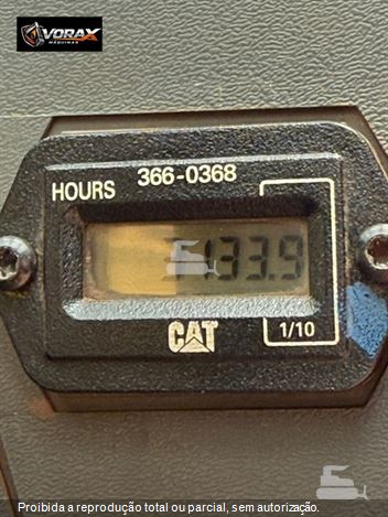 Mini-Carregadeira Caterpillar 226B 3