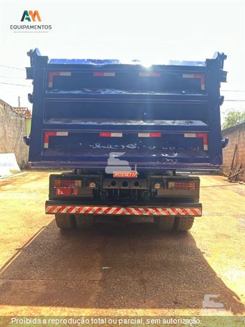 Caminhão Mercedes-Benz Axor 3131 6x4 2p (diesel)(E5)