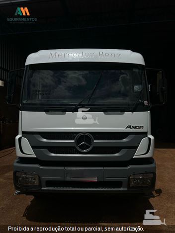 Caminhão Mercedes-Benz Axor 3131 6x4 2p (diesel)(E5)